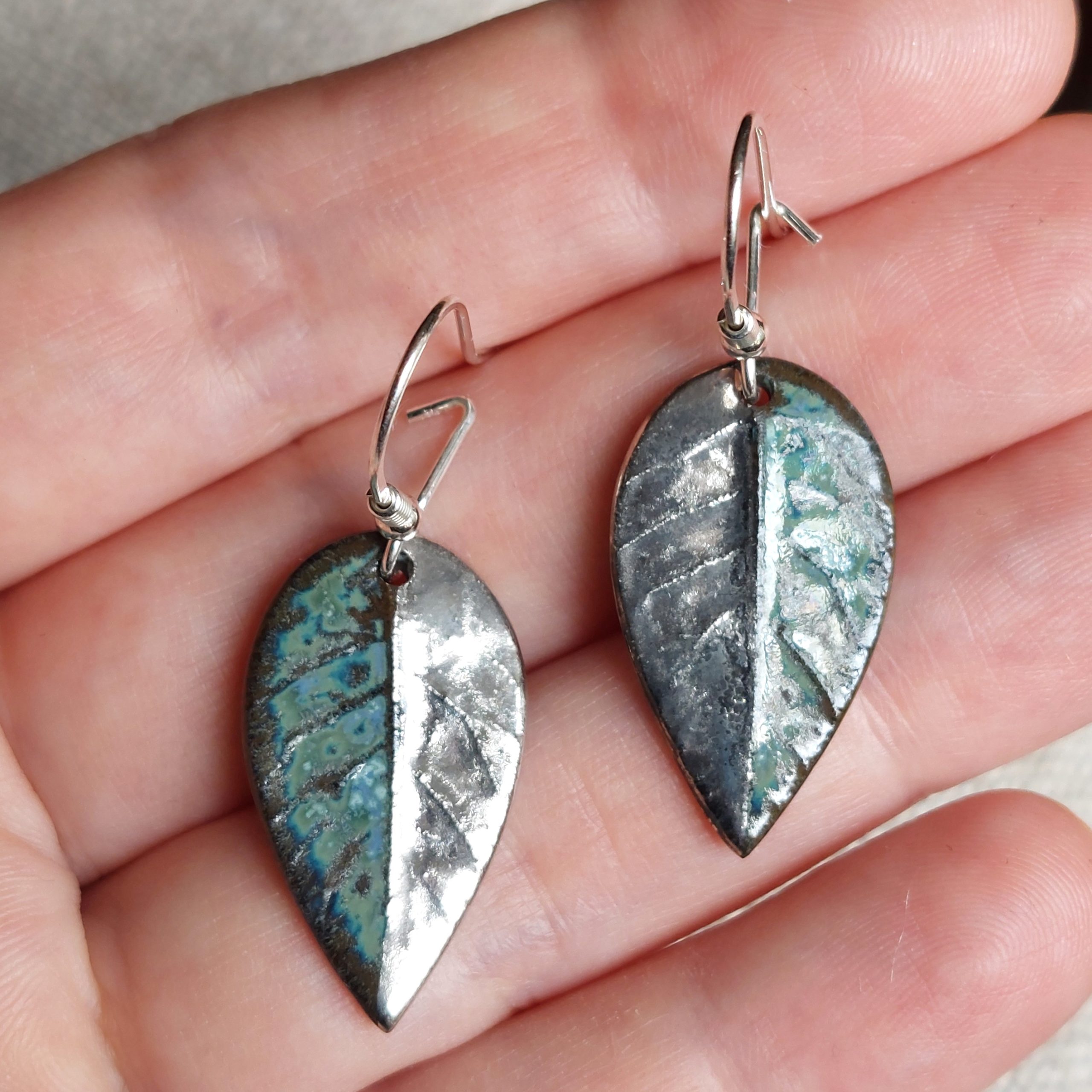 porcelain hanging earrings decorated with platinum no.3