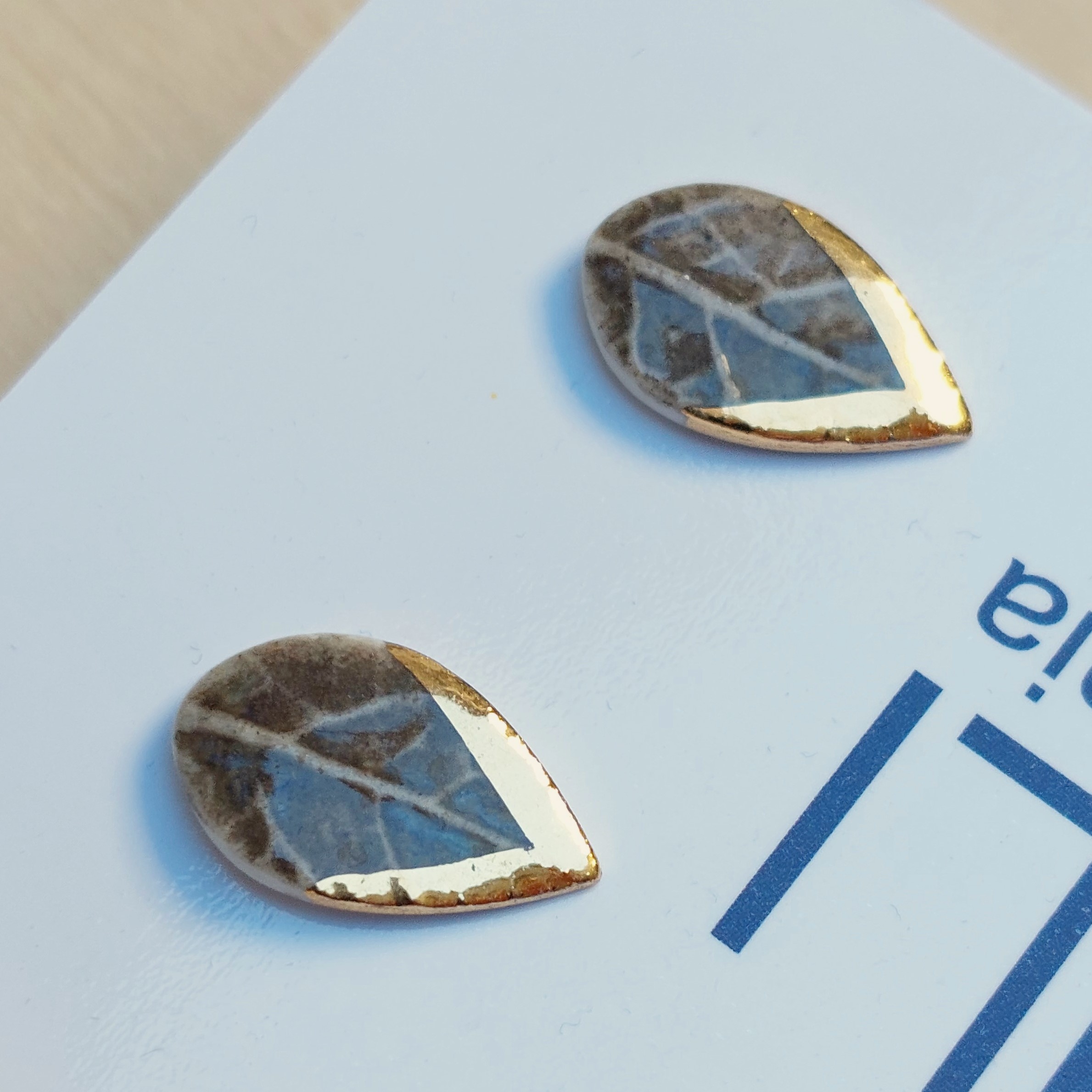 Porcelain earrings gold-plated gray leaves - Image 3