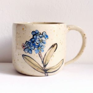kubek ceramiczny ręcznie malowany z niezapominajką