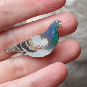 pin gołąb ręcznie malowany nr 2